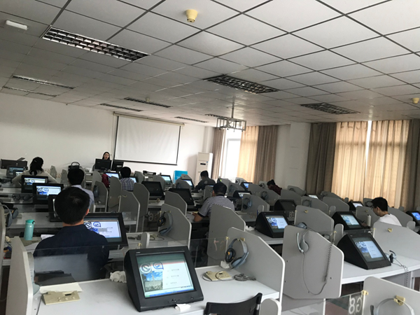 9 吴雅琦老师为YABO鸭脖官网公派出国教师开展国别培训_副本.png